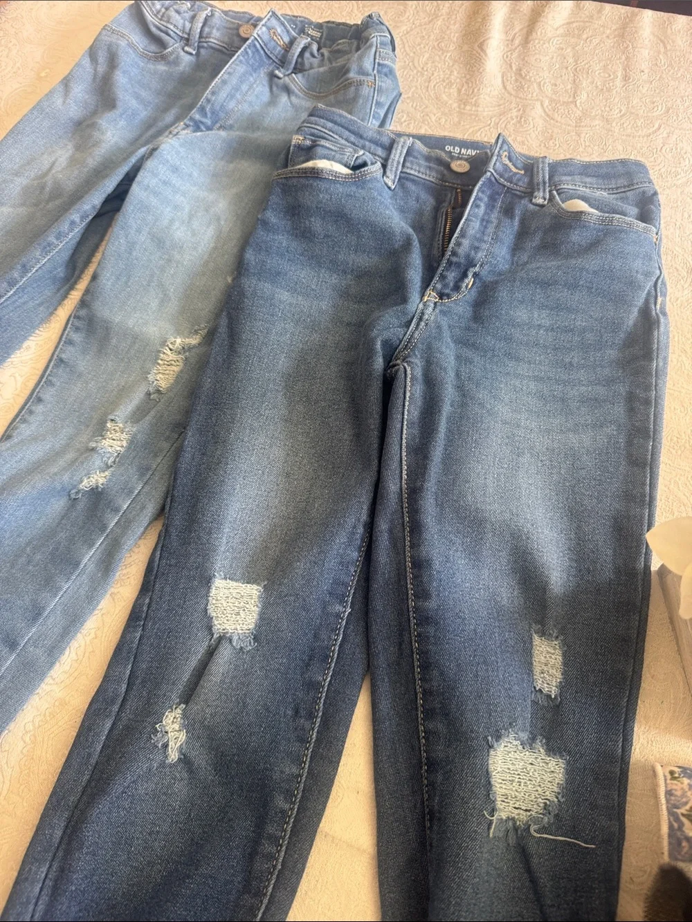 Old Navy kids Distressed Skinny Jeans in Light and Dark Blue